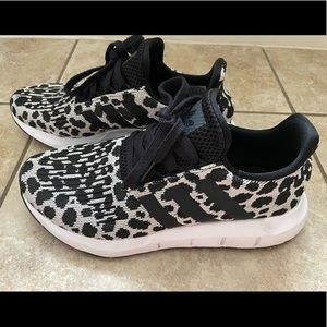 Women’s Adidas Size 7
